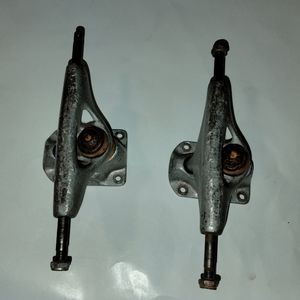Skateboard Trucks Set